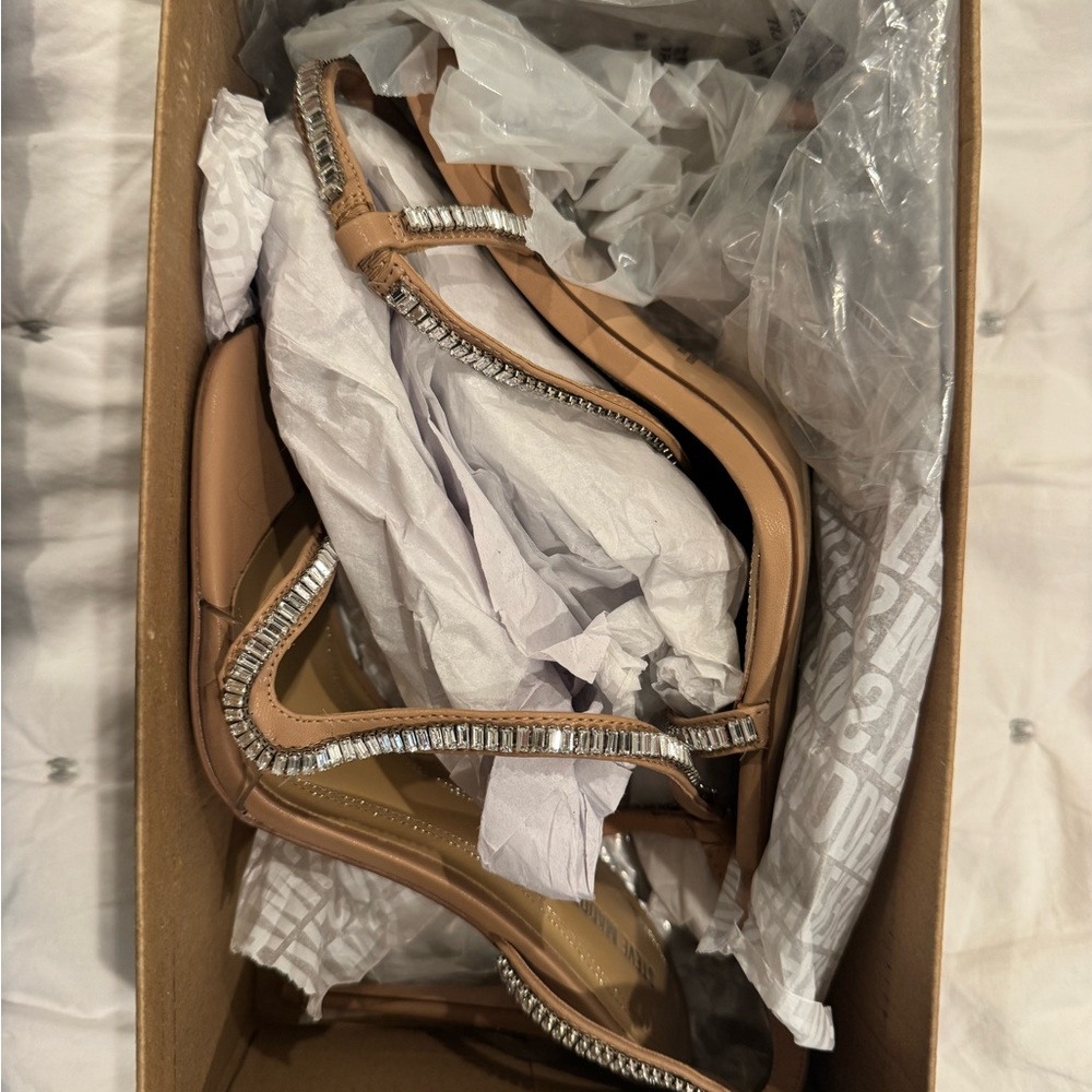 Steve Madden Natural Tan Sandals